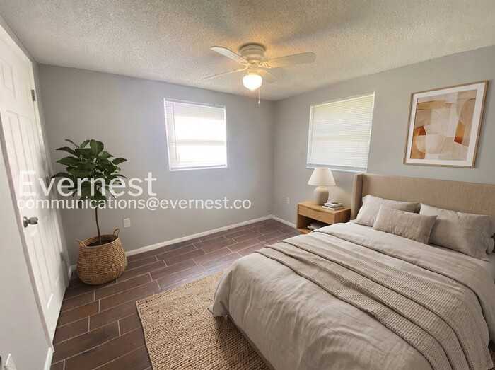 6723 Ranchwood Loop - Photo 4 of 19