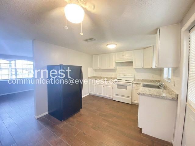 6723 Ranchwood Loop - Photo 5 of 19