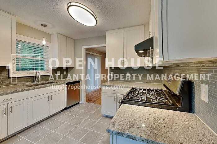 451 Monroe Trce Nw - Photo 6 of 20