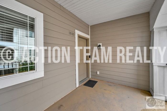 1849 N Crest Rd #1849 - Photo 4 of 20