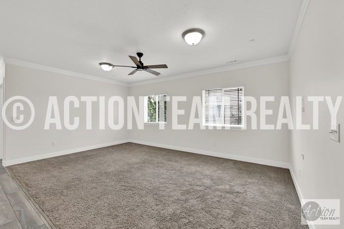 1849 N Crest Rd #1849 - Photo 5 of 20