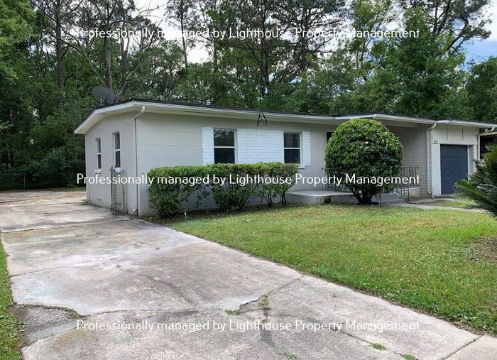 2820 Begonia Rd - Photo 3 of 32