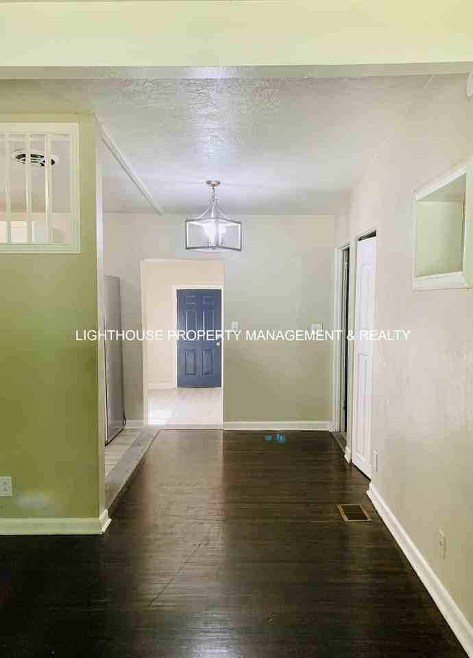2820 Begonia Rd - Photo 6 of 32