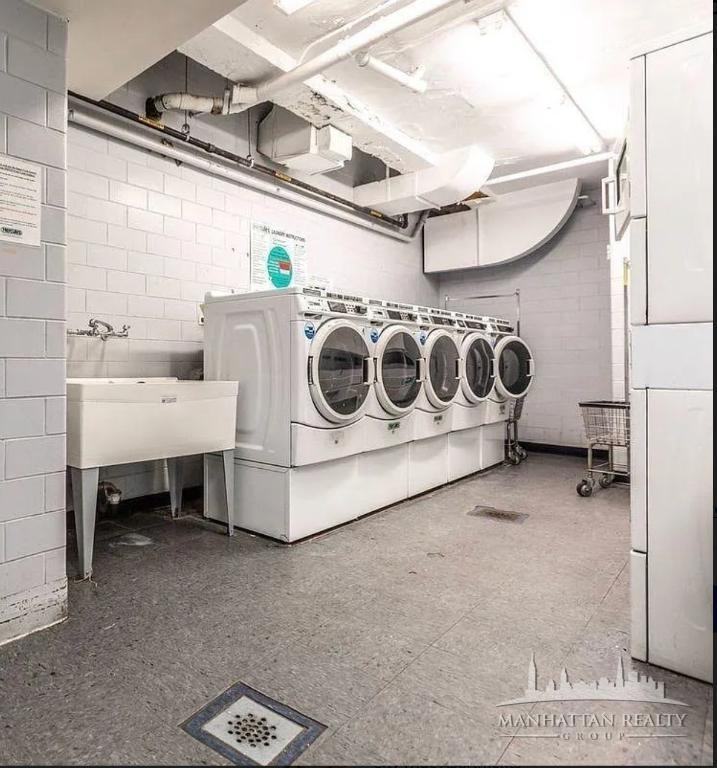 E 57th St #17C - Photo 4 of 4