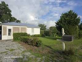 featured image of 1200 Clay Ave