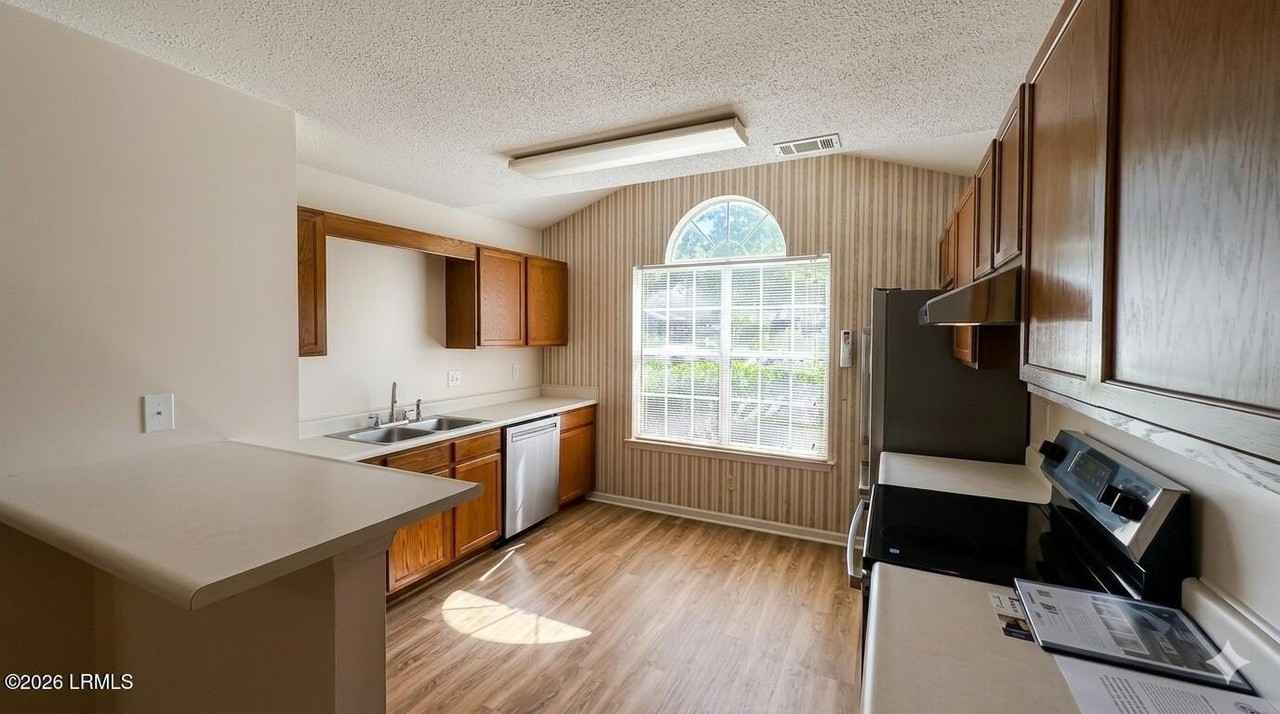 36 Le Moyne Dr - Photo 5 of 29