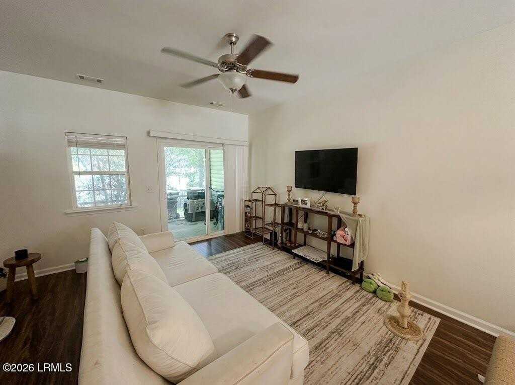 269 Admiration Ave - Photo 4 of 24