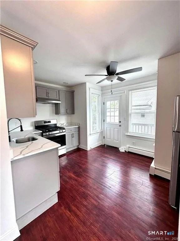 74 Howard Ave - Photo 3 of 10