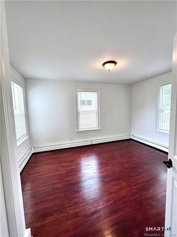 74 Howard Ave - Photo 4 of 10