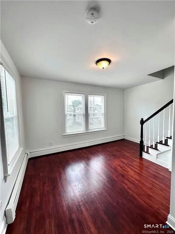 74 Howard Ave - Photo 5 of 10