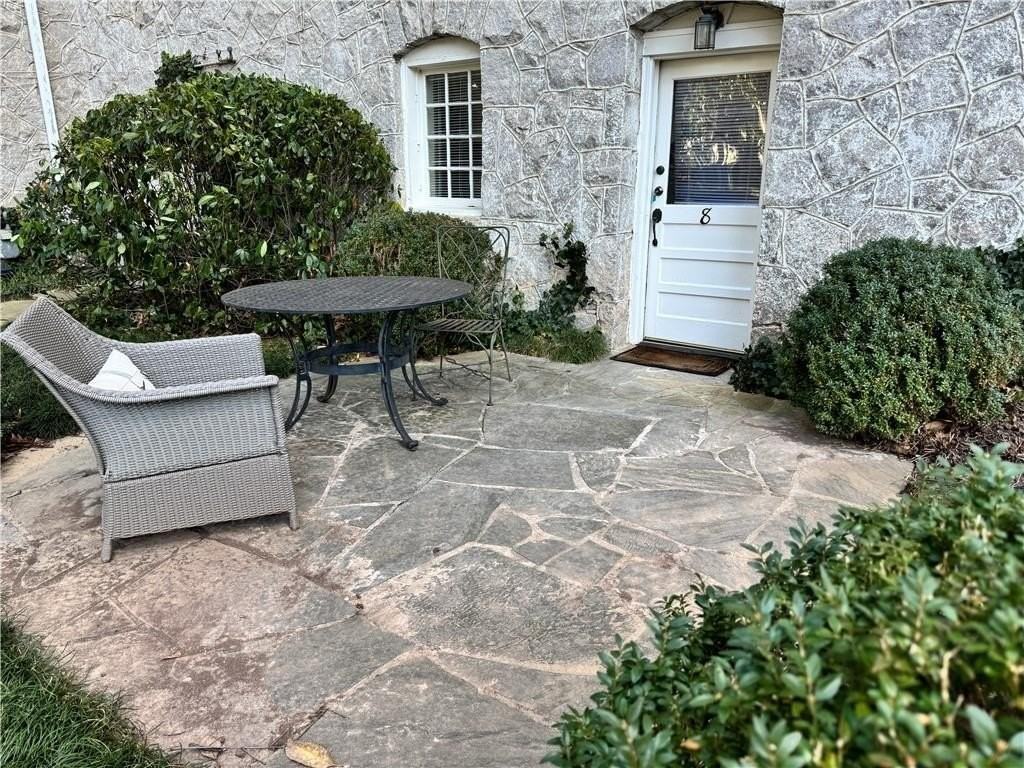 2544 Peachtree Rd Nw #8 - Photo 2 of 10
