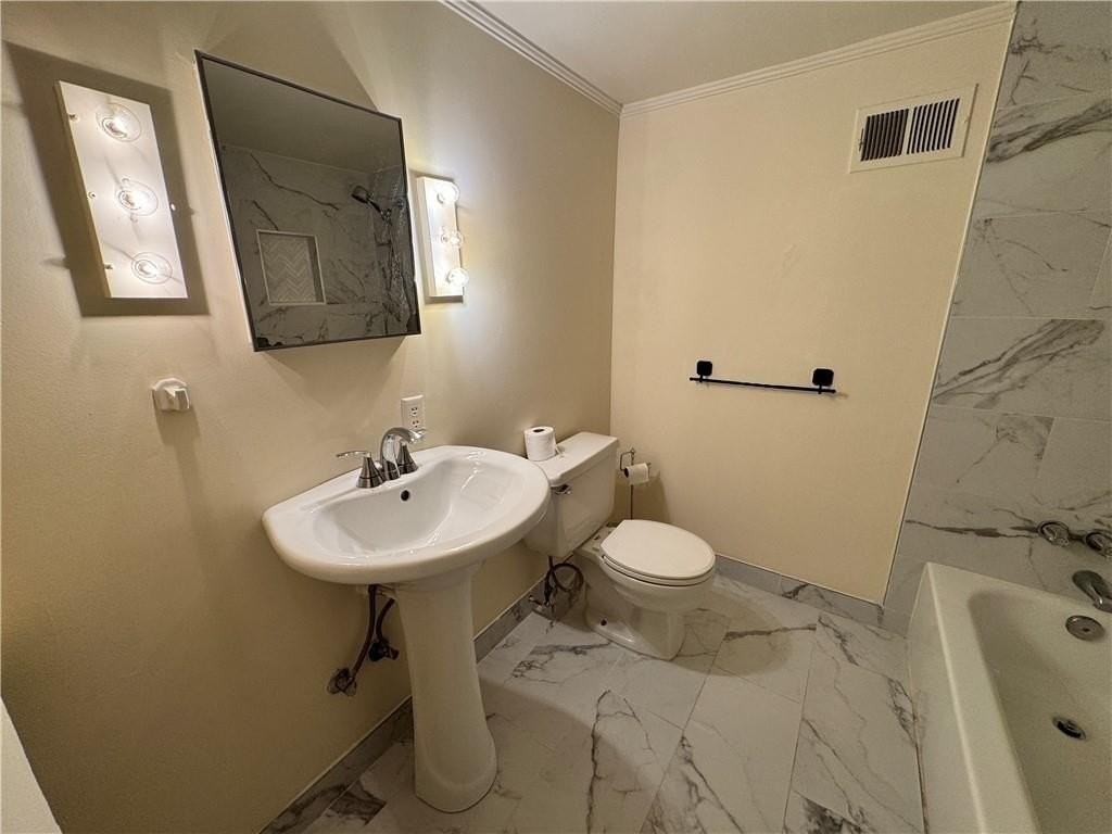 2544 Peachtree Rd Nw #8 - Photo 7 of 10