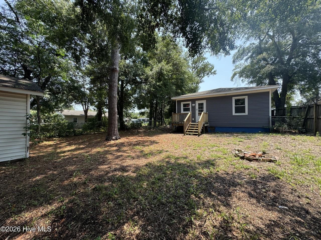 331 Cape Fear Blvd - Photo 2 of 4