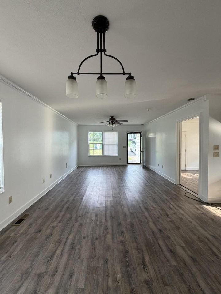 748 Pauline Ave - Photo 6 of 18