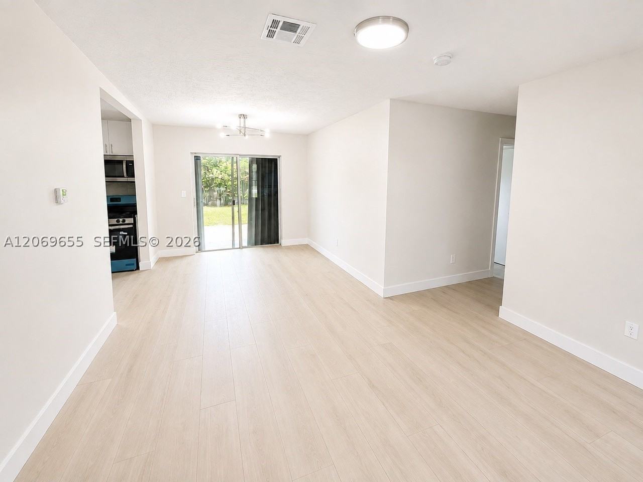 20435 Nw 37th Ct - Photo 5 of 16