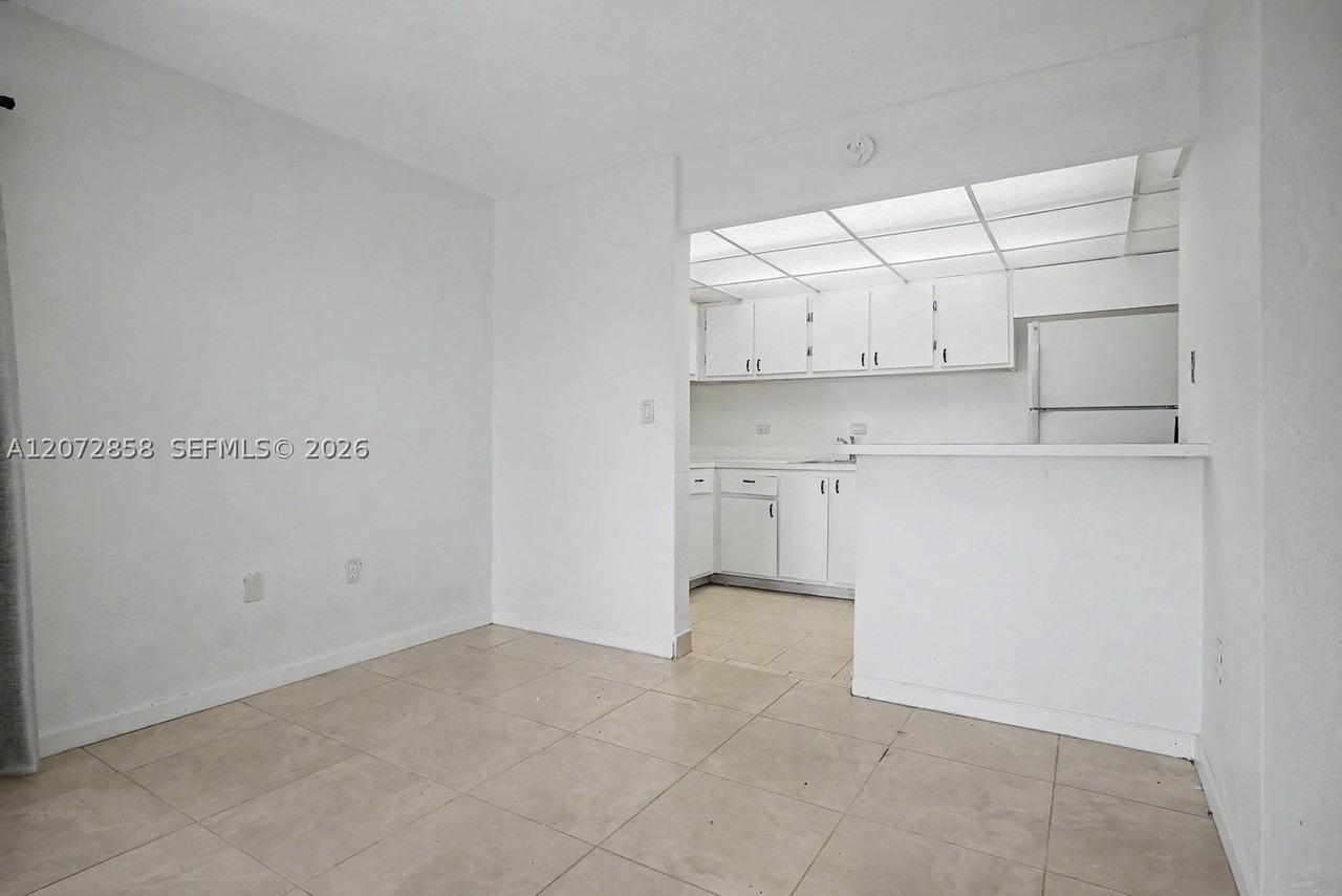 6900 N Kendall Dr #A409 - Photo 5 of 18