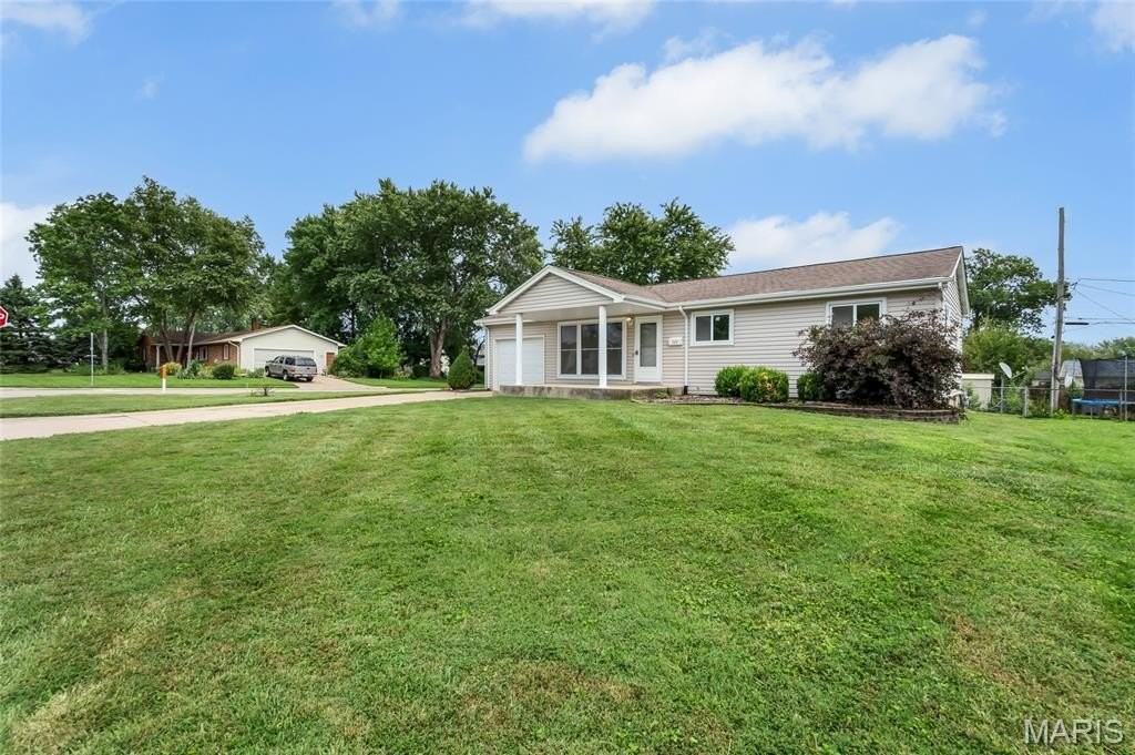 524 Cheryl Ann Dr - Photo 4 of 37