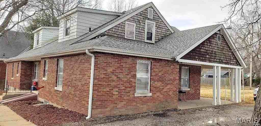 1308 Caseyville Ave - Photo 2 of 18