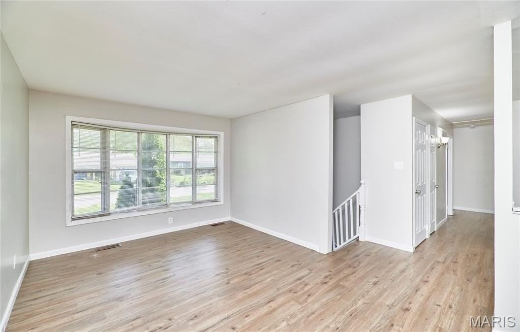 1436 Cove Ln - Photo 6 of 32