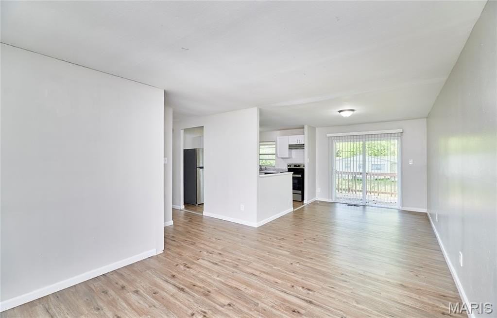 1436 Cove Ln - Photo 7 of 32