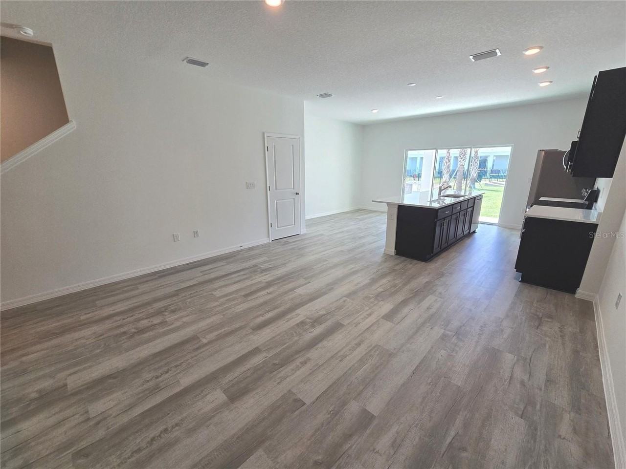 737 Maple Oak Dr - Photo 4 of 27