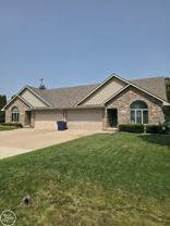 33527 Roselawn St - Photo 1 of 1