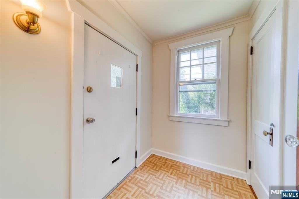 824 Linden Ave - Photo 3 of 13