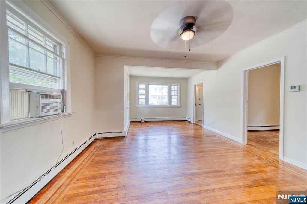 824 Linden Ave - Photo 5 of 13