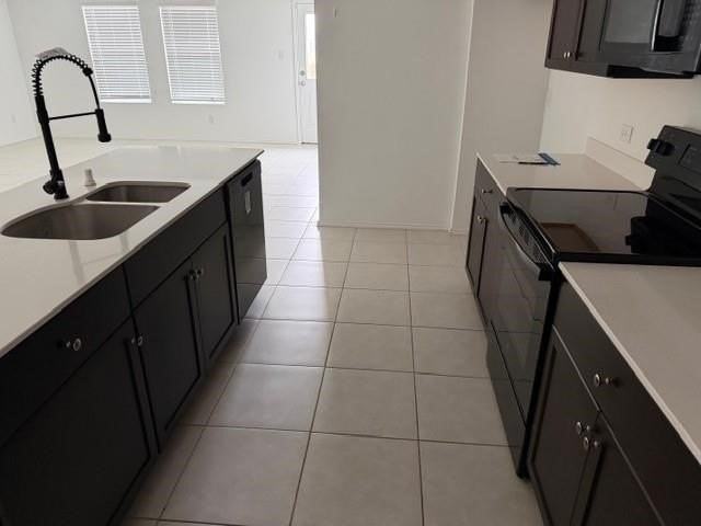 325 Carthage Dr - Photo 4 of 13