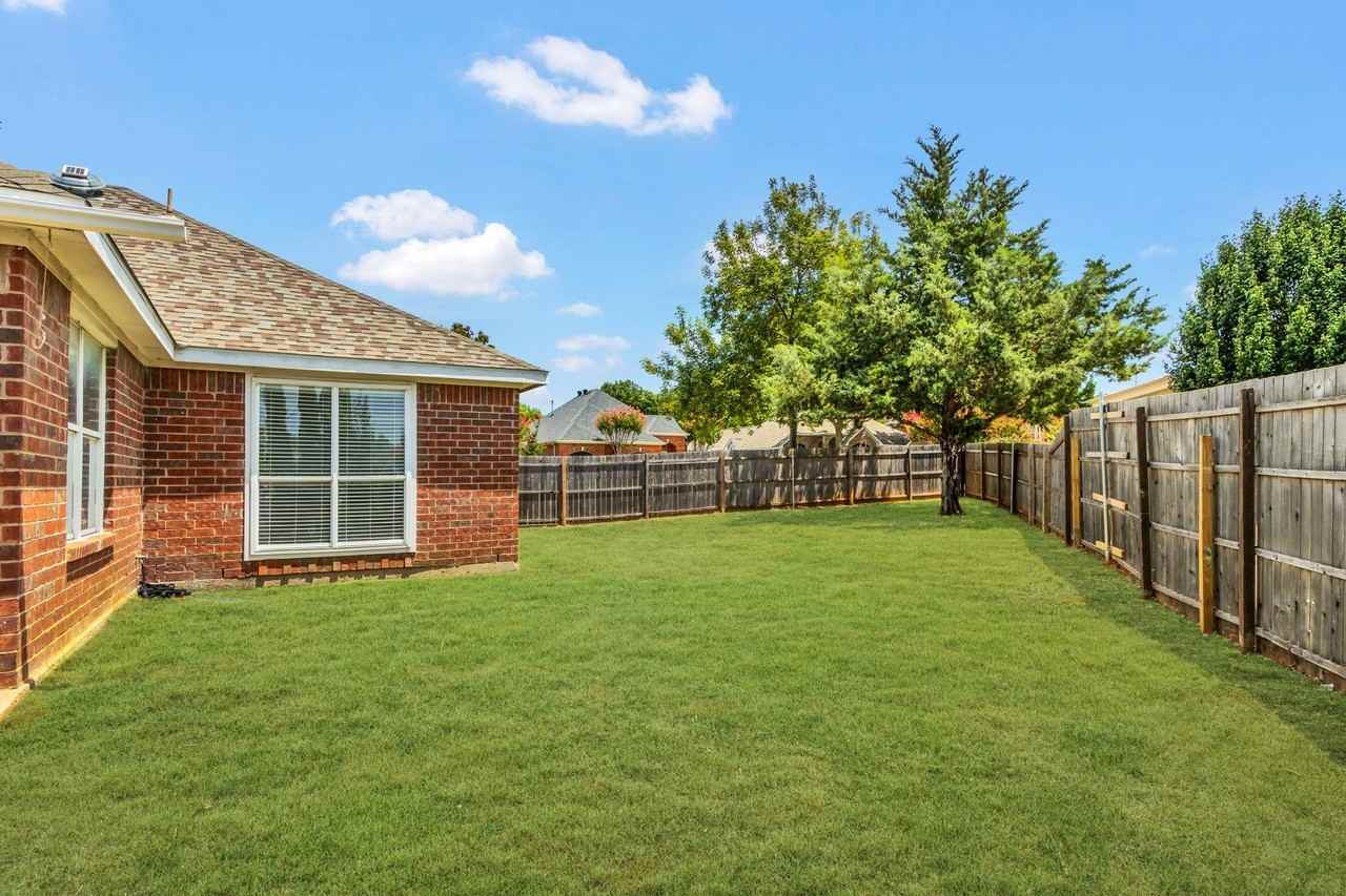 2140 Teal Ct - Photo 2 of 25