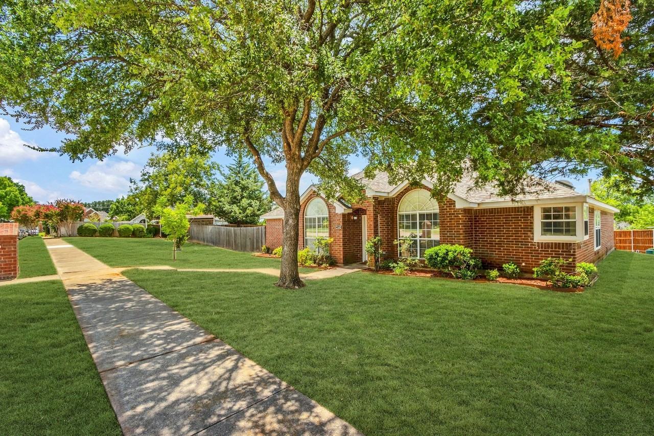 2140 Teal Ct - Photo 4 of 25