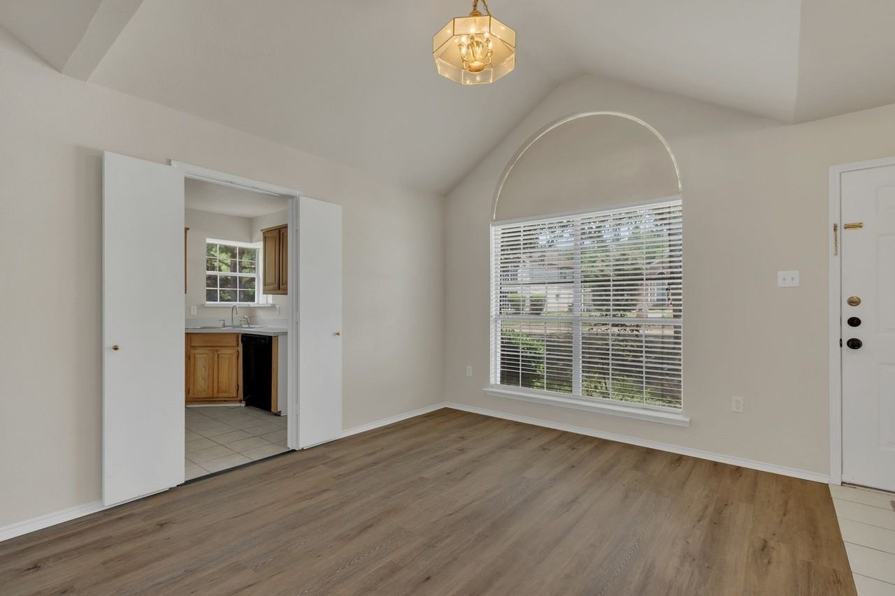 2140 Teal Ct - Photo 6 of 25