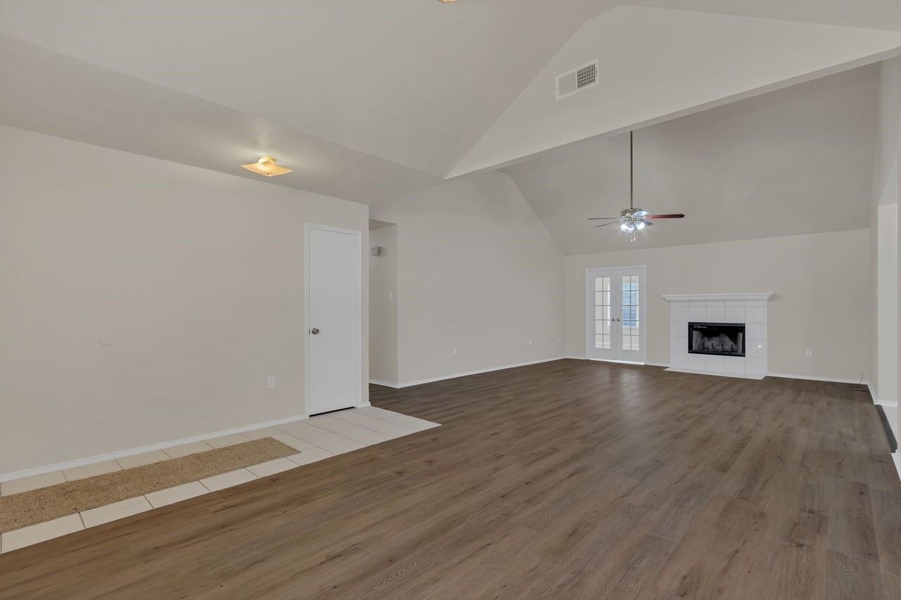 2140 Teal Ct - Photo 7 of 25