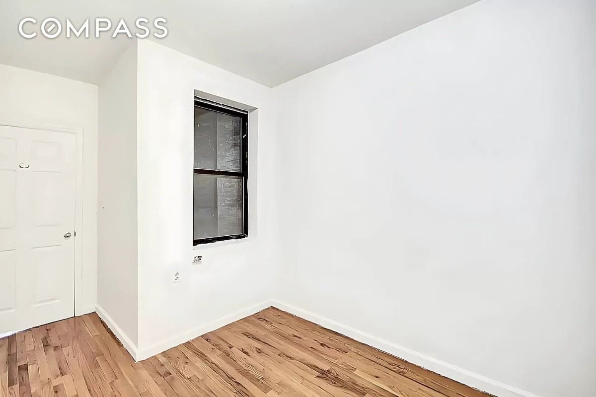 422 Amsterdam Ave #2C - Photo 4 of 8