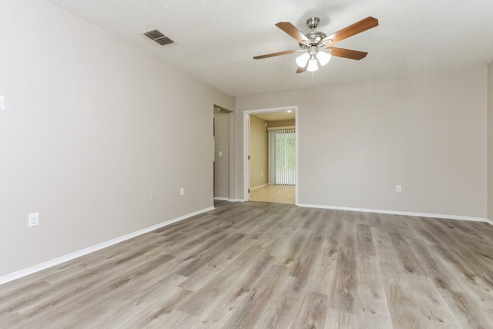 1372 Bramblewood Dr - Photo 4 of 16