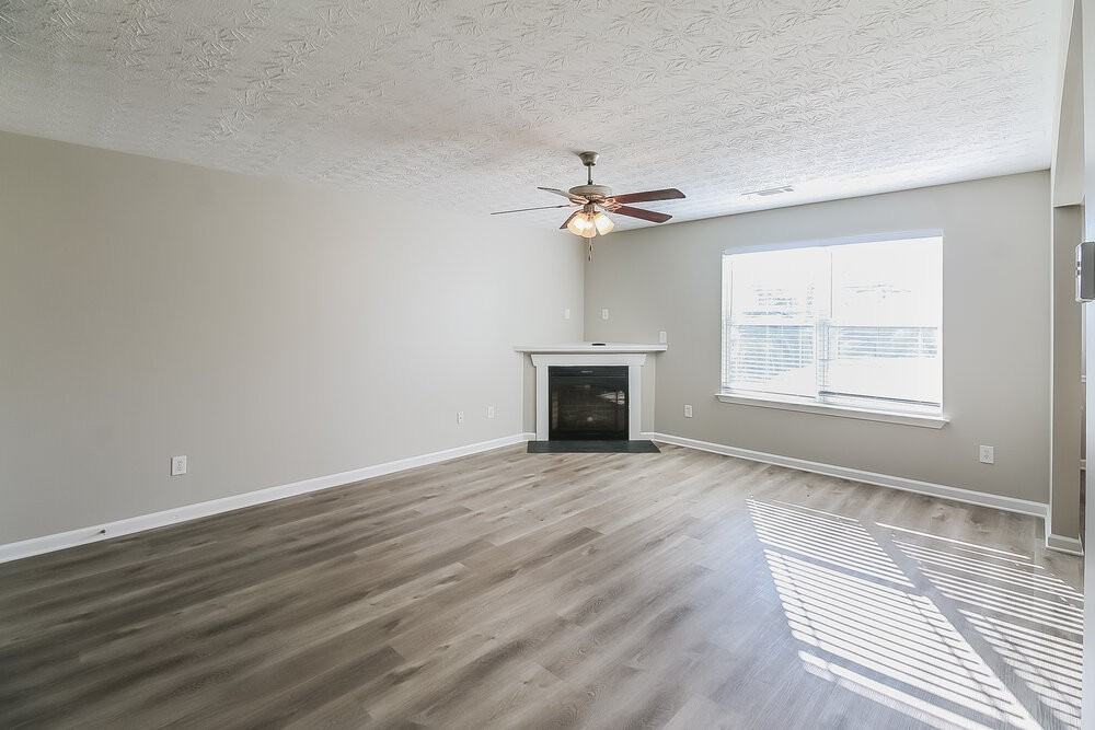 1439 Persimmon Trce - Photo 5 of 17