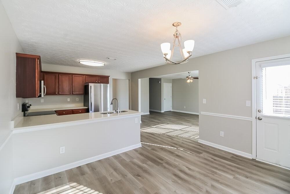 1439 Persimmon Trce - Photo 6 of 17