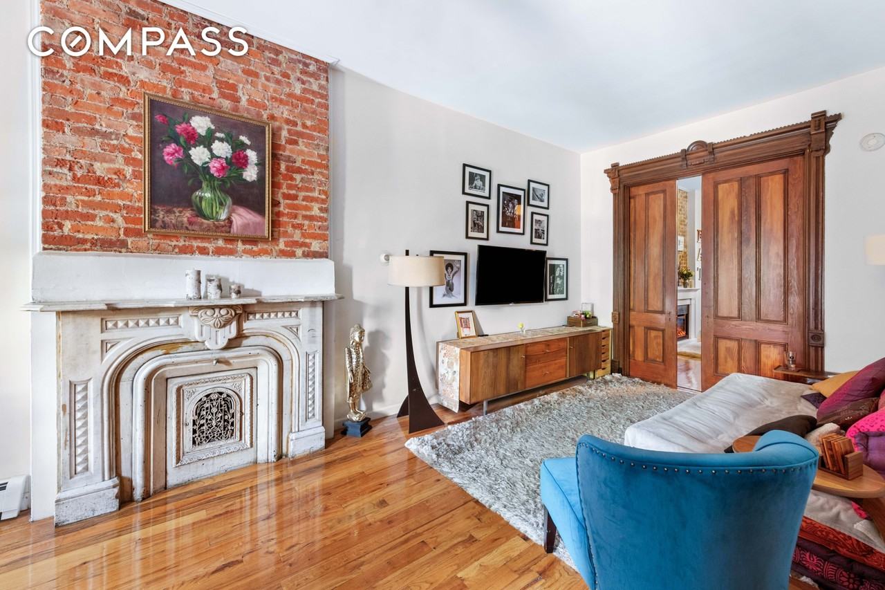 205 Lexington Ave #TH - Photo 2 of 11