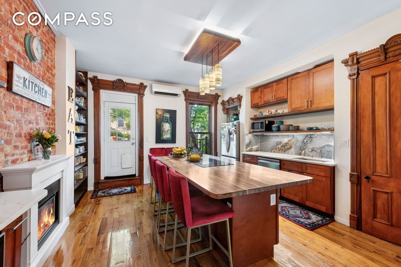 205 Lexington Ave #TH - Photo 4 of 11
