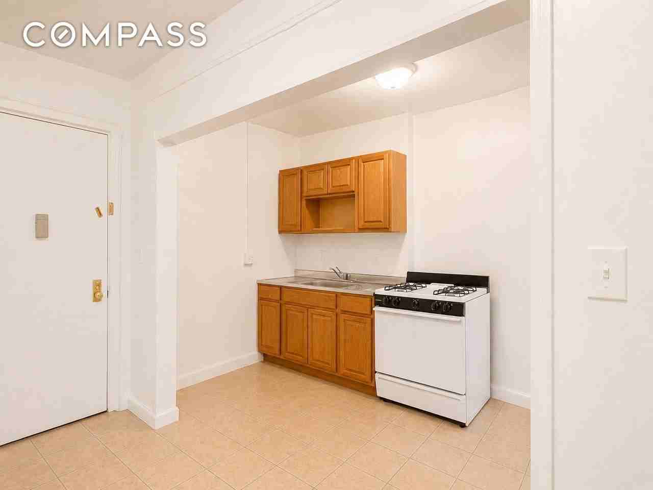 2755 Reservoir Ave #2K - Photo 4 of 8