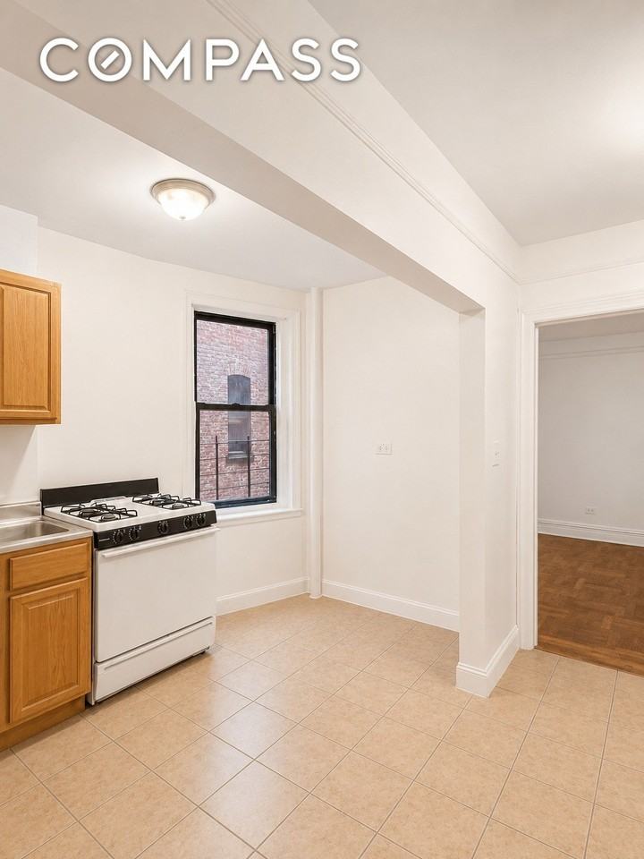 2755 Reservoir Ave #2K - Photo 7 of 8