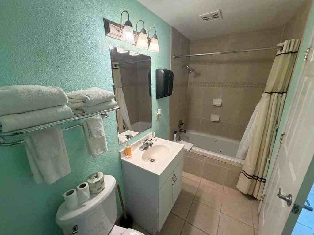 1018 E 3rd St - Photo 7 of 7