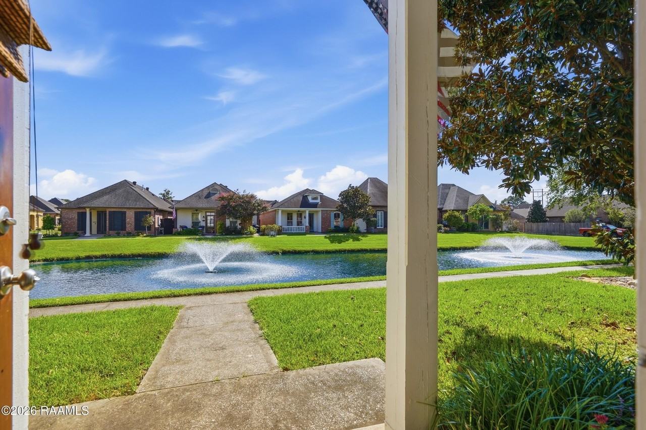 406 Harbor Bend Blvd - Photo 2 of 40