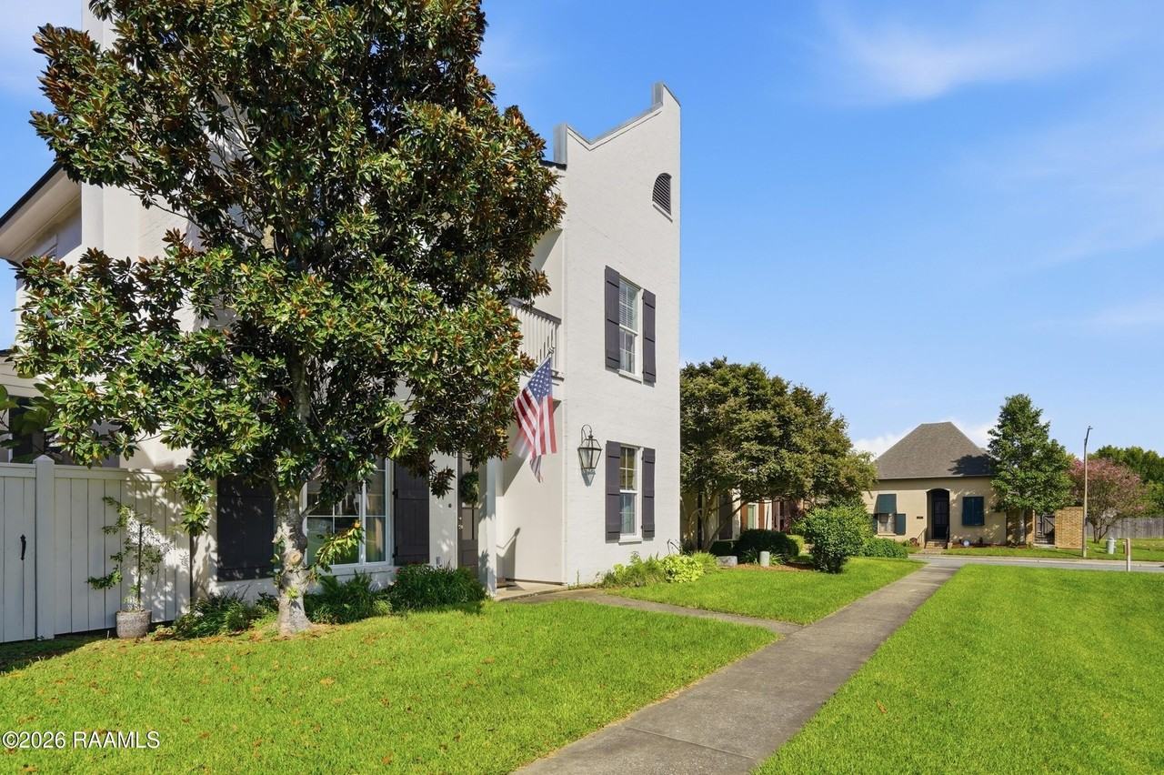 406 Harbor Bend Blvd - Photo 3 of 40