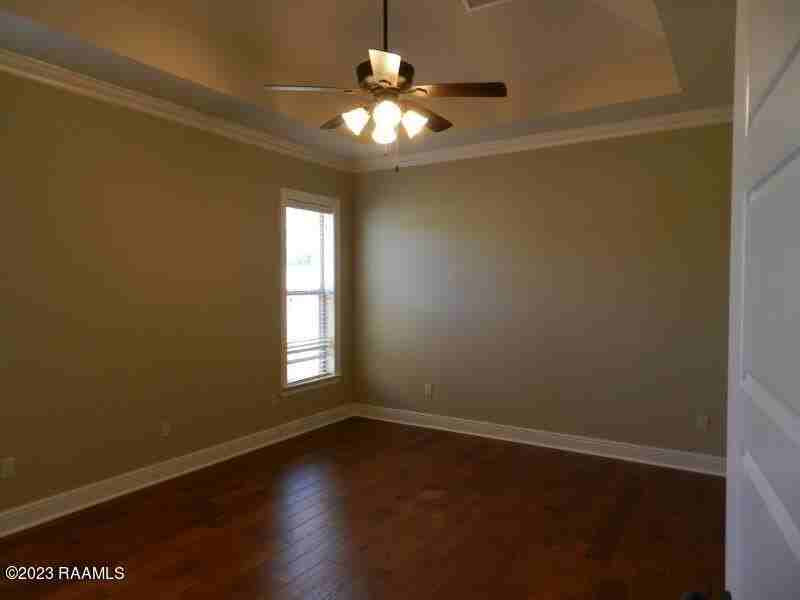 201 Grand Pointe Blvd - Photo 3 of 9