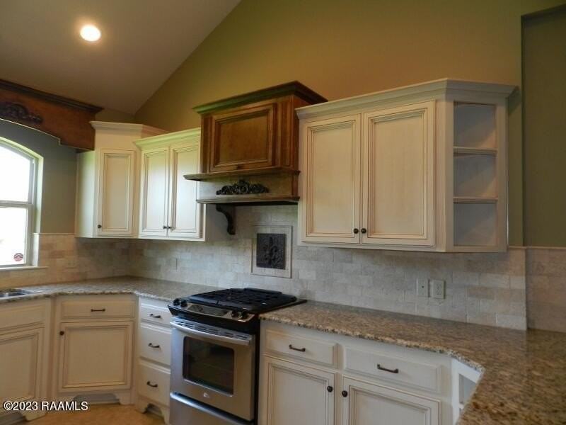 201 Grand Pointe Blvd - Photo 4 of 9