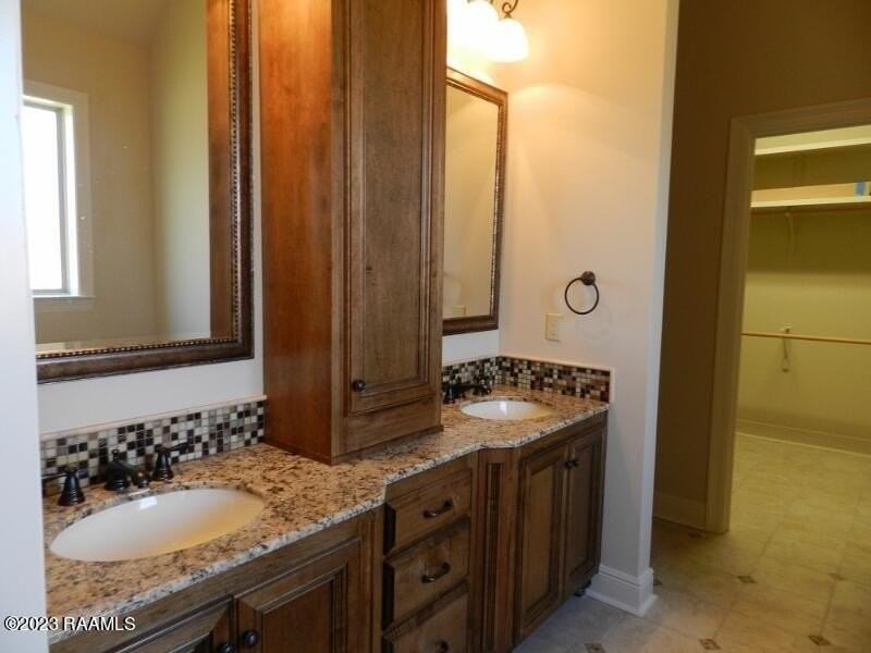201 Grand Pointe Blvd - Photo 5 of 9