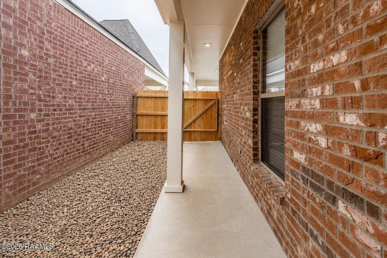 111 Millie Park - Photo 3 of 24