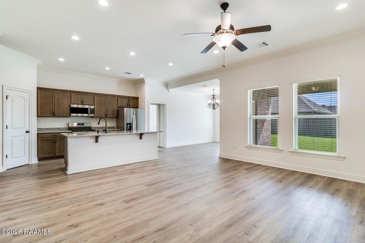 209 Mintmere Ln - Photo 6 of 13