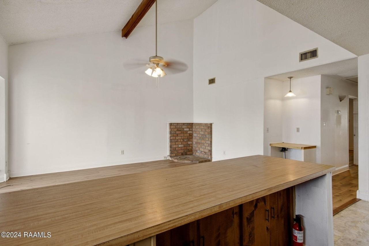 102 Rue Calliope - Photo 7 of 18